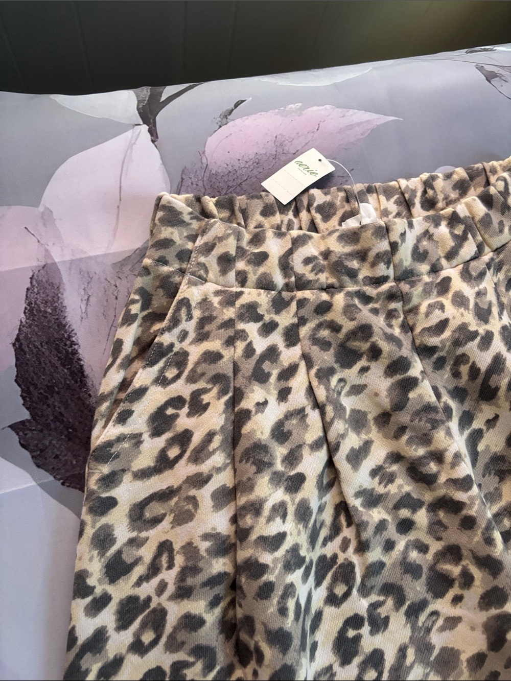 aerie Leopard Print Wide-Leg Joggers - Beige & Brown - Picture 5 of 7